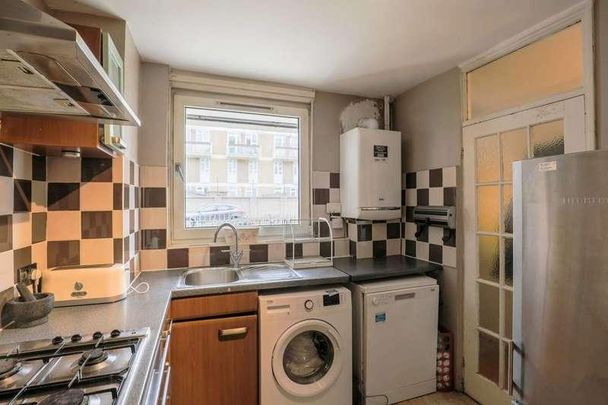 Belton Way, Bow, E3 - Photo 1