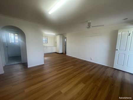2 BEDROOM LOWSET DUPLEX - BREAK LEASE - Photo 3