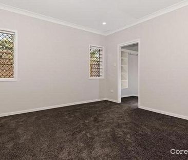 Spacious 4-Bedroom Family Home in Hyde Park - Photo 3