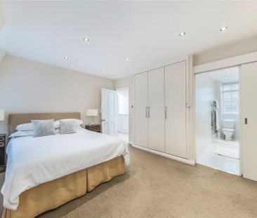 3 bedroom flat in London - Photo 3