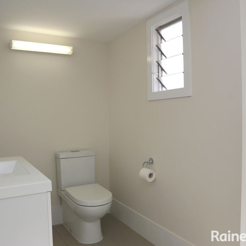 Charming Character Home in Prime Indooroopilly Location - Photo 1