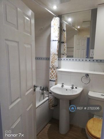 1 bedroom flat to rent - Photo 4