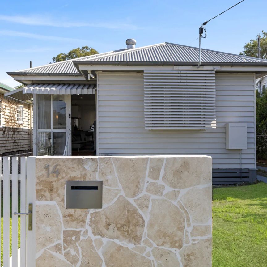 Fully renovated home in ideal location - Photo 1