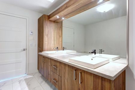 Appartement à Sainte-Marthe-sur-le-Lac - Photo 2