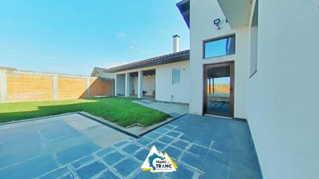 De închiriat – casă modernă cu 4 camere, Livada - Fotografie 5