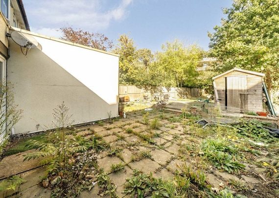 Blanchedowne, SE5 8HL, London - Photo 1