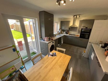 3 bedroom terraced house to rent - Photo 3