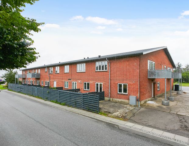 2 værelses lejlighed på 81m2 med terrasse - Foto 1