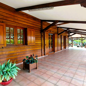 Location Maison 8 pièces 270m² ST ANDRE 97440 - Photo 2