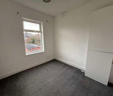 Leslie Road, WA10 - Photo 2