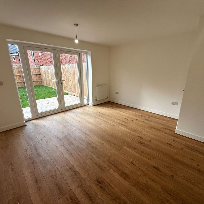 3 bedroom house to rent Greenwood Road, NG3 - Photo 1