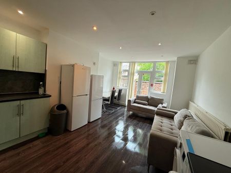 6 bedroom house to rent - Photo 2