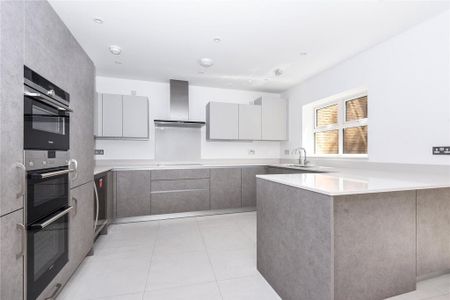 4 bedroom terraced house to rent - Photo 2