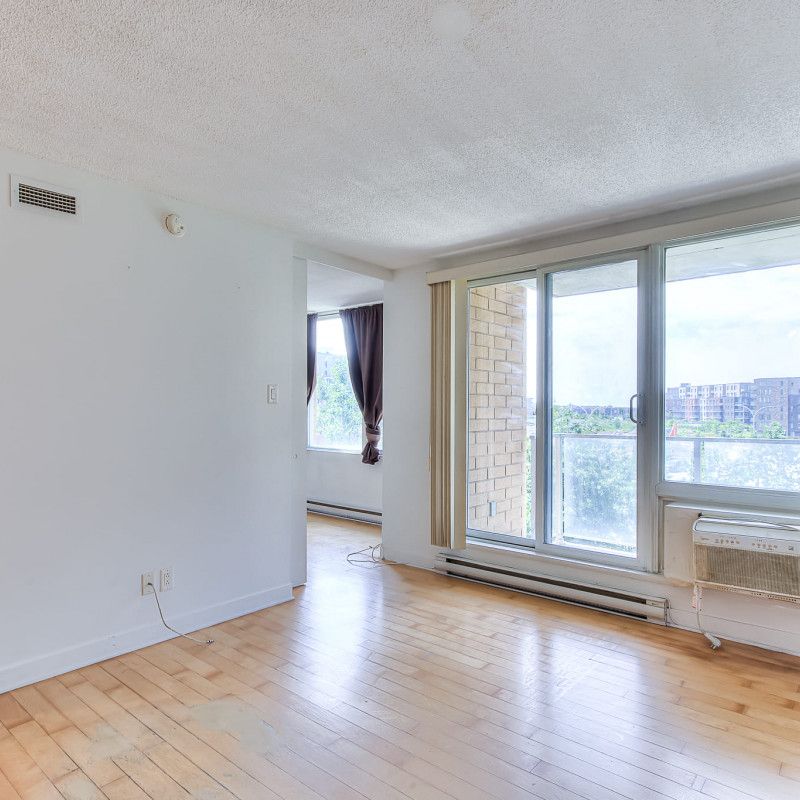 SAINT-LAURENT: Condo 1 chambre offert en location semi-meublé! - Photo 1