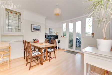 4 bedroom semi-detached house to rent - Photo 4