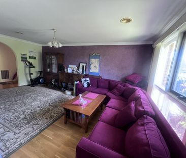 Altona Meadows - Photo 1