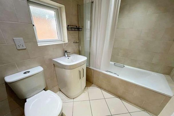 Bournemouth, BH8 - Photo 1