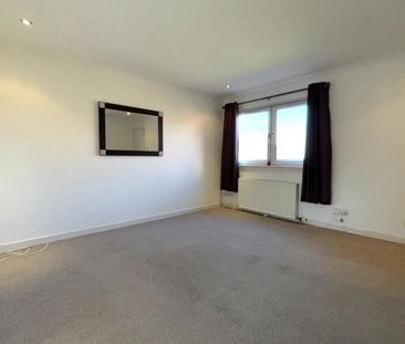 2 bedroom end of terrace house to rent - Photo 2