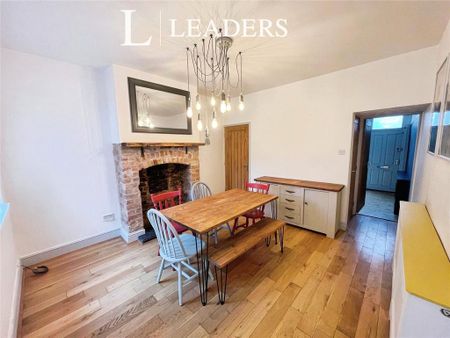 2 bedroom terraced house to rent - Photo 2