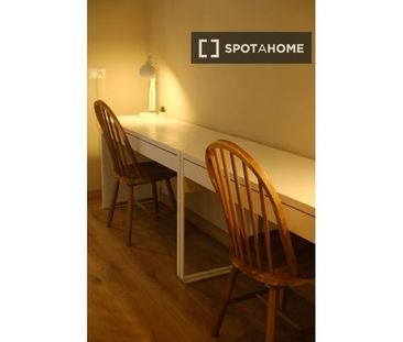 2 room luxury Apartment for rent in Valencia - Photo 3