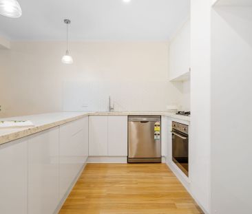 Unit 5/37 Farnham Street, Flemington. - Photo 1