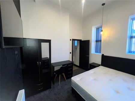 1 bedroom in a house share to rent - Photo 4