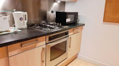 1 bedroom flat to rent - Photo 5