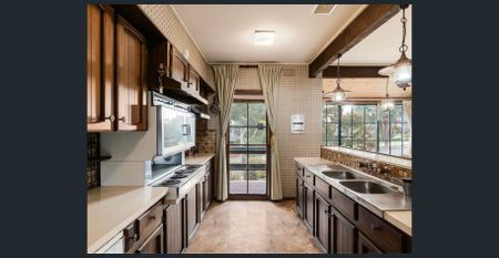 Spacious Family Home in Prime Templestowe Location - Photo 4