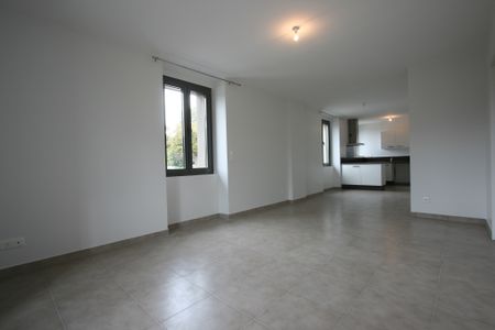 Location Appartement 3 pièces 78m² PRINGY 74370 - Photo 2