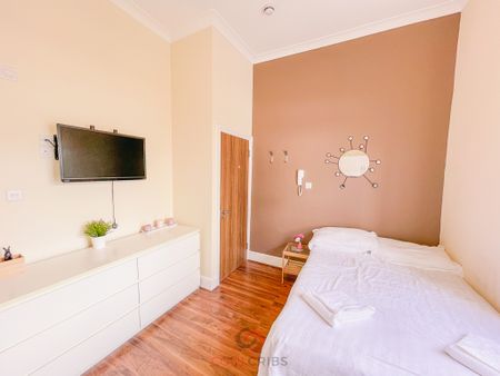 Hereford Road, Bayswater, W2 - Photo 2