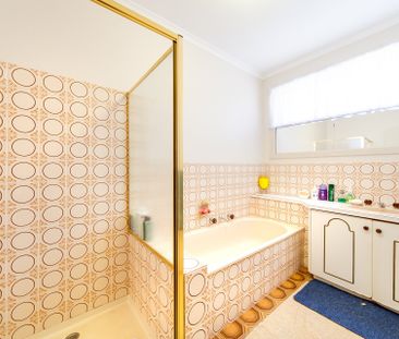 10 Monbulk Court, Cheltenham - Photo 3