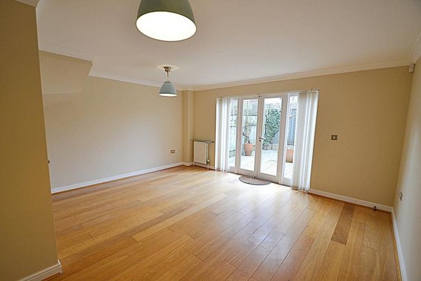 3 bedroom terraced house to rent - Photo 1