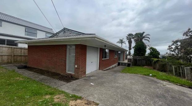 Spacious Home - Photo 1