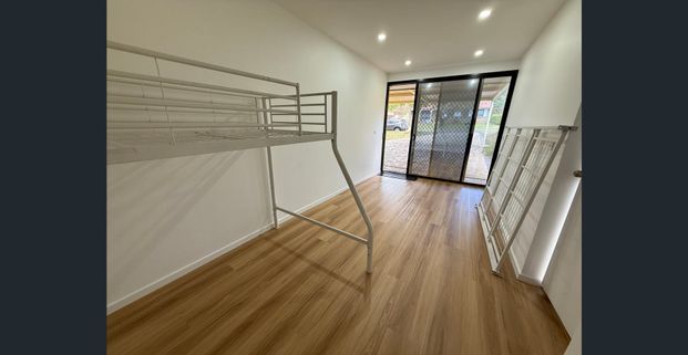 4 Bedder With Ducted A/C ! - Photo 1