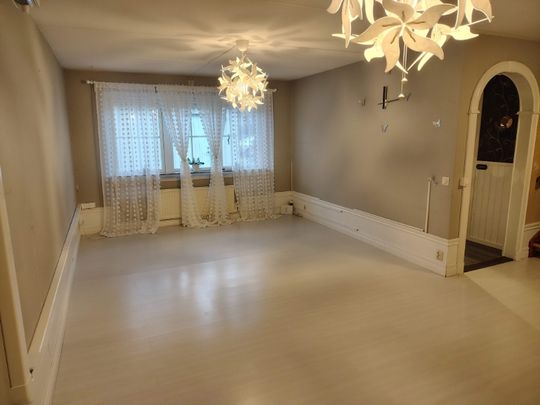 Åkers Styckebruk - 4rok - tillsv - 10.925kr/mån - Photo 1