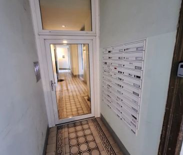 WG geeignet - Großzügige sonnige 2 Zimmer Altbau-Wohnung unbefristet - Photo 1