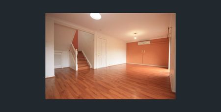 Neat and Tidy Townhouse! - Photo 2