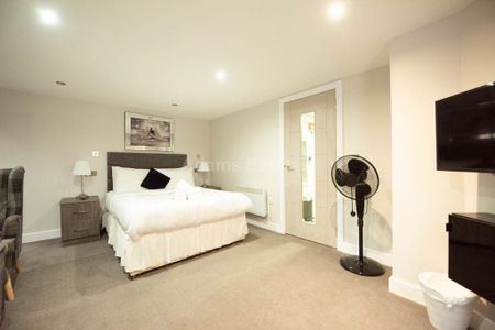 Studio to rent - Photo 5