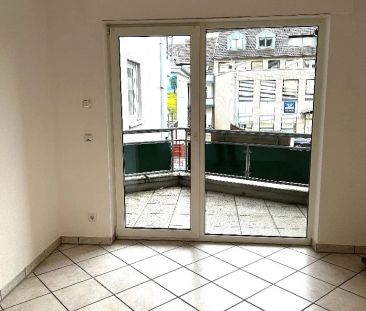 Großzügige 3-Zimmer-Wohnung mit Aufzug und 2 Balkonen in Leverkusen... - Foto 1