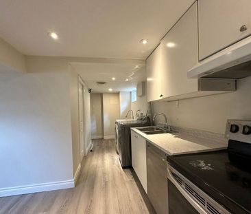 For Lease - 2406 Ventura Drive, Oakville, Ontario - Photo 6