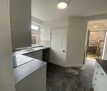 Redcar Road, Bradford, BD10 - Photo 4