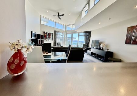 Spectacular Apartment Living - Photo 2