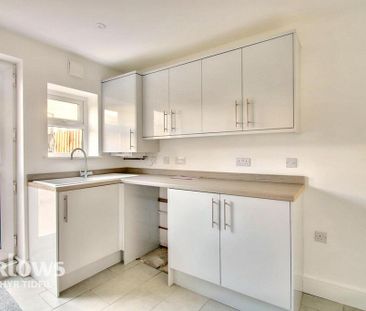 3 bedroom terraced house to rent - Photo 3