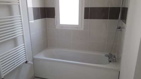 location Appartement T3 DE 62.1m² À BORDEAUX - Photo 4