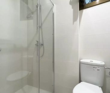 Room in a shared 7-bedroom apartment for rent in Sant Pere Santa Caterina i la Ribera. Professionals and students only. - Foto 5