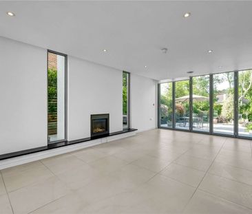 Stunning contemporary home within the world renowned Wentworth Estate. - Photo 6