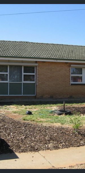 Family Home with Spacious Bedrooms and Large Backyard - Photo 2