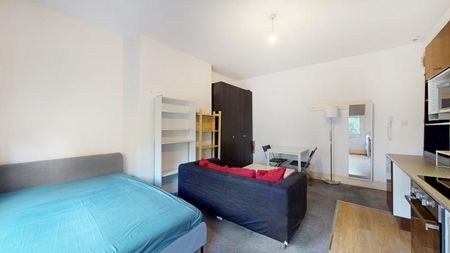 Modern Studio - Photo 2