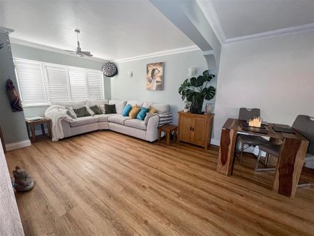 3 bedroom semi-detached house to rent - Photo 3