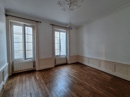 Location Maison 6 pièces 136m² ANGOULEME 16000 - Photo 4